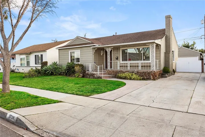 2724 Freckles Road, Lakewood, California 90712