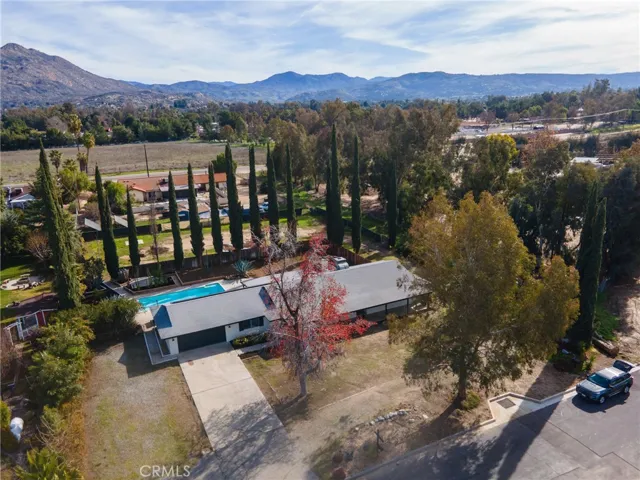 30150 Emerald Lane, Hemet, California 92543