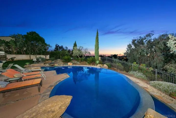 Swimming Pool/Hot Tub/Sauna