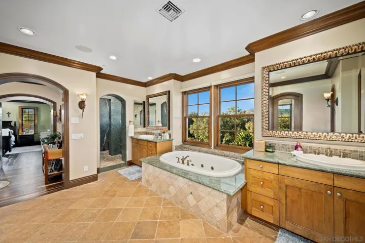Primary Bath/Spa