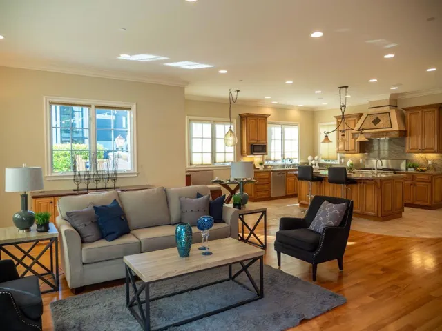 16420 W La Chiquita Avenue, Los Gatos, California 95032
