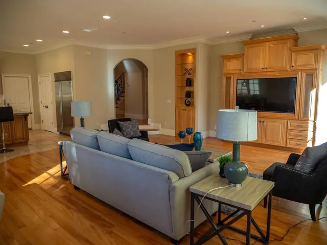 16420 W La Chiquita Avenue, Los Gatos, California 95032