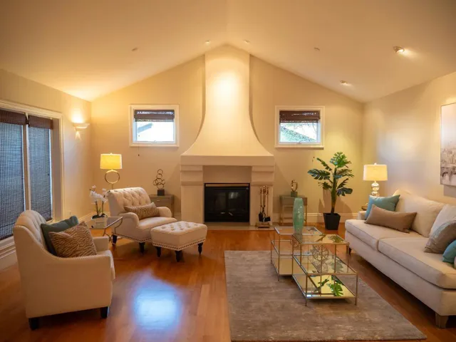 16420 W La Chiquita Avenue, Los Gatos, California 95032