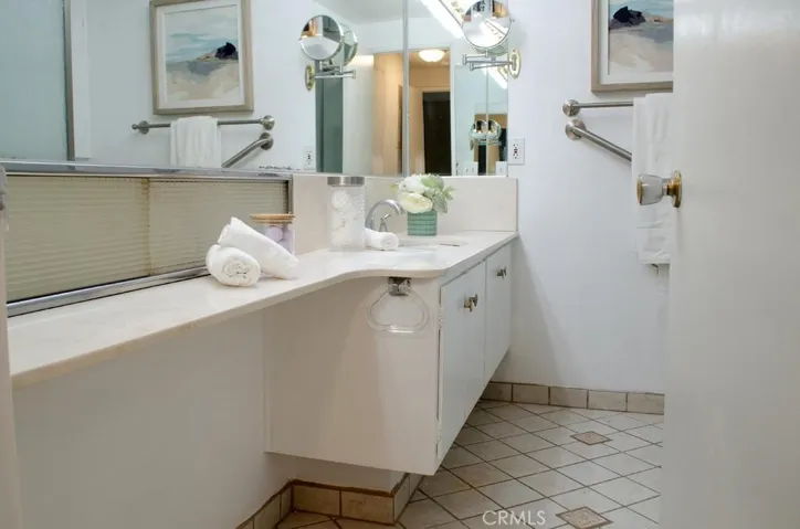 19009 Avenue Of The Oaks, Newhall, California 91321