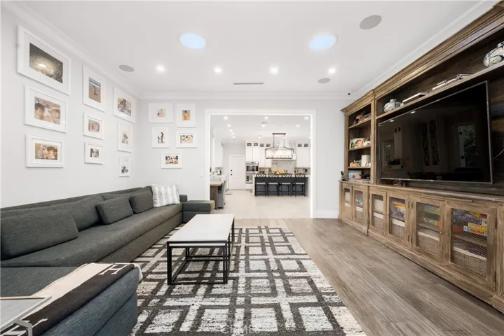 3555 Valley Meadow Road, Sherman Oaks, California 91403