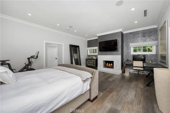 3555 Valley Meadow Road, Sherman Oaks, California 91403