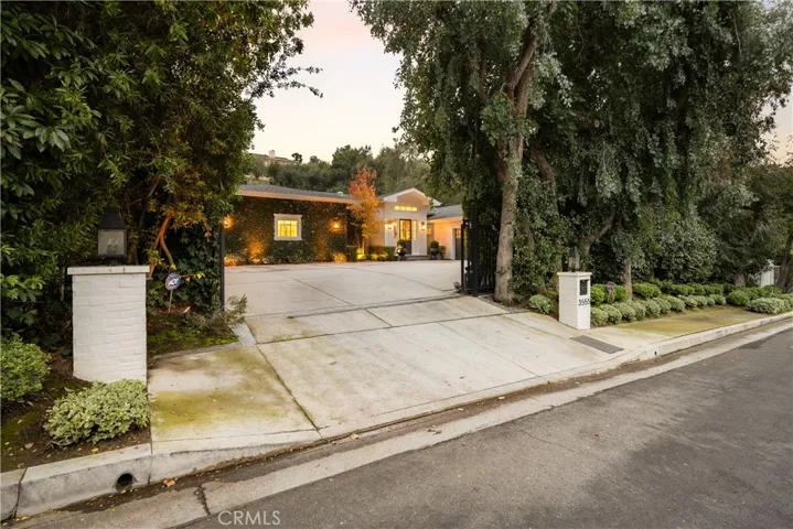 3555 Valley Meadow Road, Sherman Oaks, California 91403