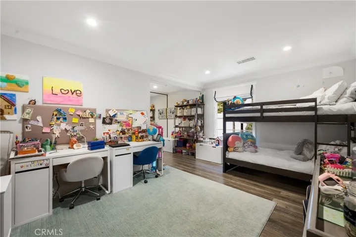 3555 Valley Meadow Road, Sherman Oaks, California 91403