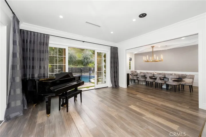 3555 Valley Meadow Road, Sherman Oaks, California 91403