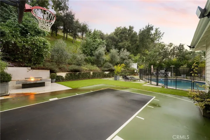 3555 Valley Meadow Road, Sherman Oaks, California 91403