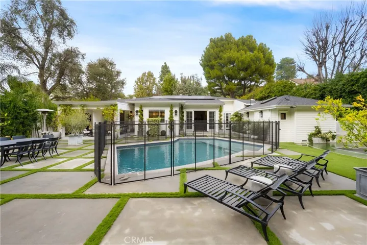 3555 Valley Meadow Road, Sherman Oaks, California 91403
