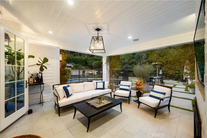 3555 Valley Meadow Road, Sherman Oaks, California 91403