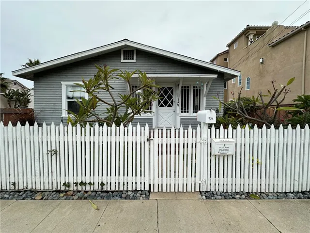 724 N Cleveland Street, Oceanside, California 92054