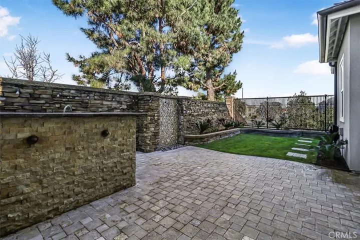 4711 Winthrop Drive, Huntington Beach, California 92649