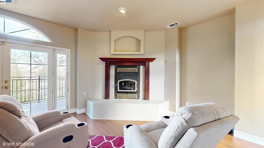 2409 Ruby Ct, Rocklin, California 95677