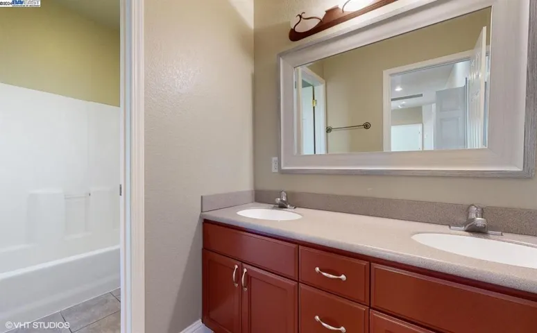 2409 Ruby Ct, Rocklin, California 95677