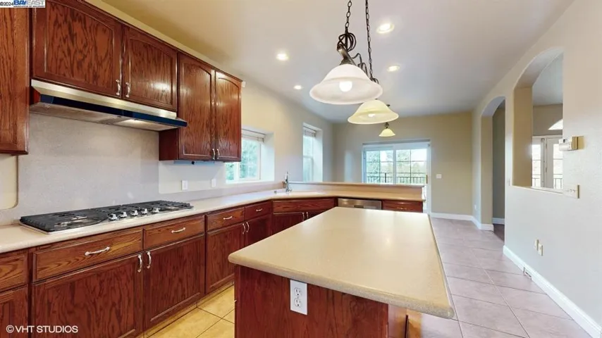 2409 Ruby Ct, Rocklin, California 95677