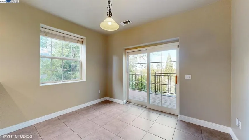 2409 Ruby Ct, Rocklin, California 95677