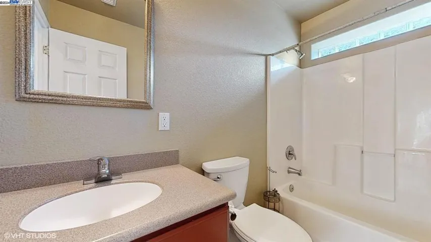2409 Ruby Ct, Rocklin, California 95677