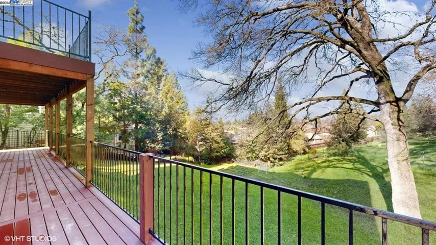 2409 Ruby Ct, Rocklin, California 95677