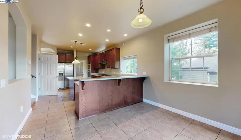 2409 Ruby Ct, Rocklin, California 95677