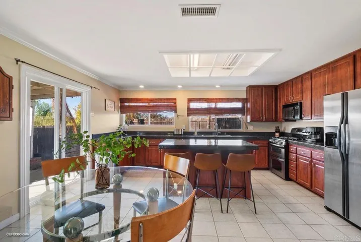 8531 Rosada Way, El Cajon, California 92021