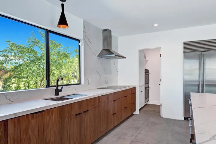KITCHEN CONTINUED.jpg mls