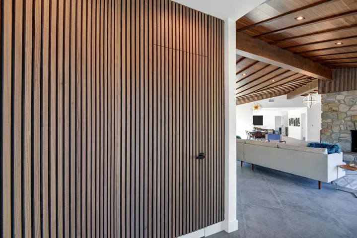 ENTRY WAY.jpg mls