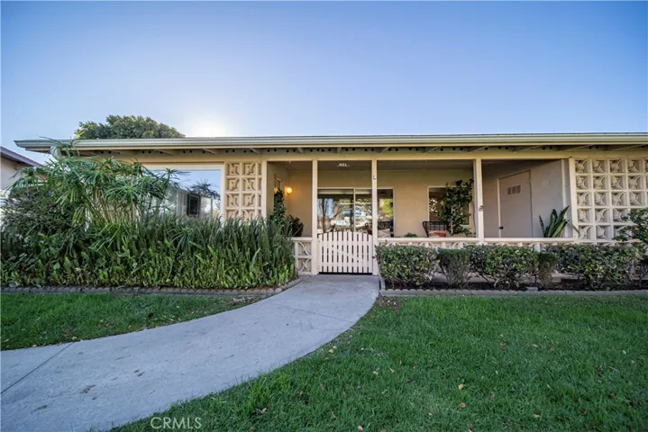 13560 Medinac Lane M5-102l, Seal Beach, California 90740