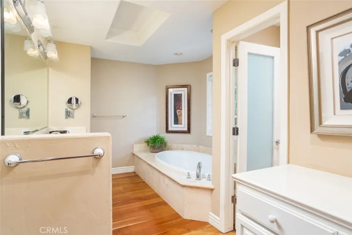 1415 Bluebird Canyon Drive, Laguna Beach, California 92651