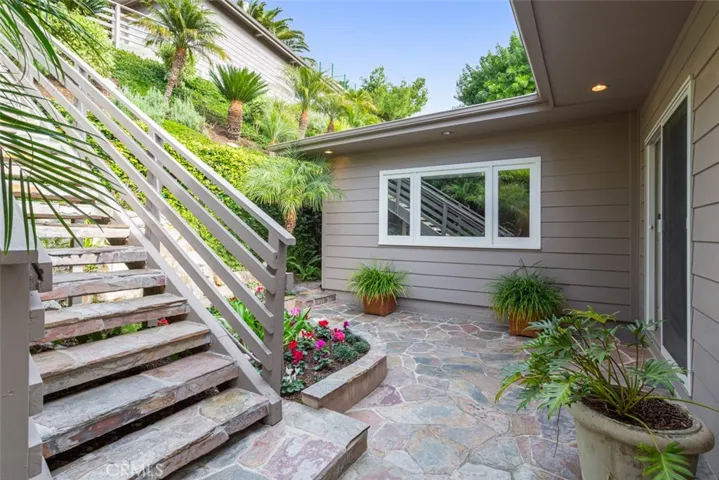 1415 Bluebird Canyon Drive, Laguna Beach, California 92651