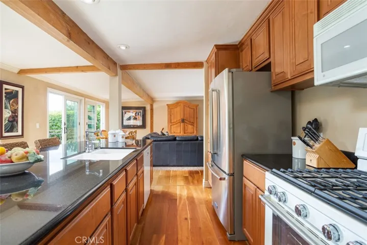 1415 Bluebird Canyon Drive, Laguna Beach, California 92651