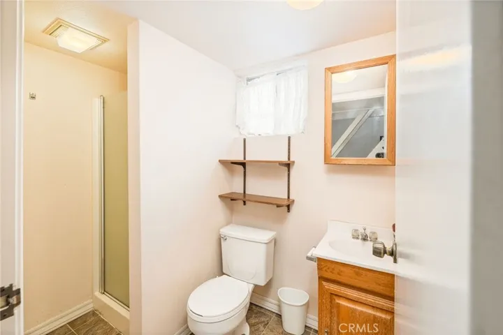 Studio cabin bathroom