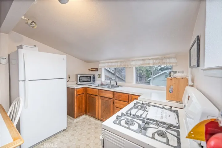 studio cabin full kitchen