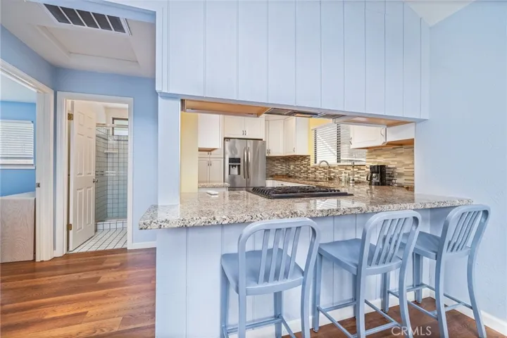 breakfast bar