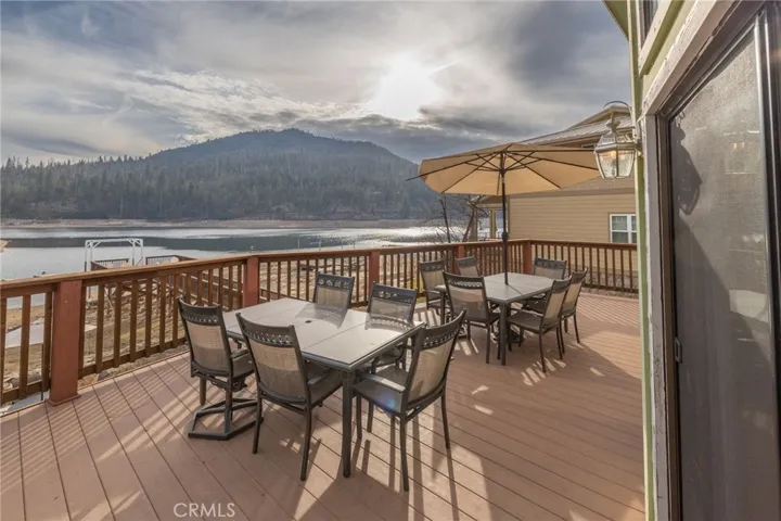 lots of deck space off living room 
