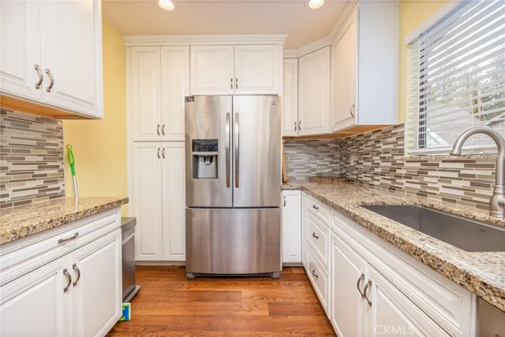 lots of counter and cabinet space