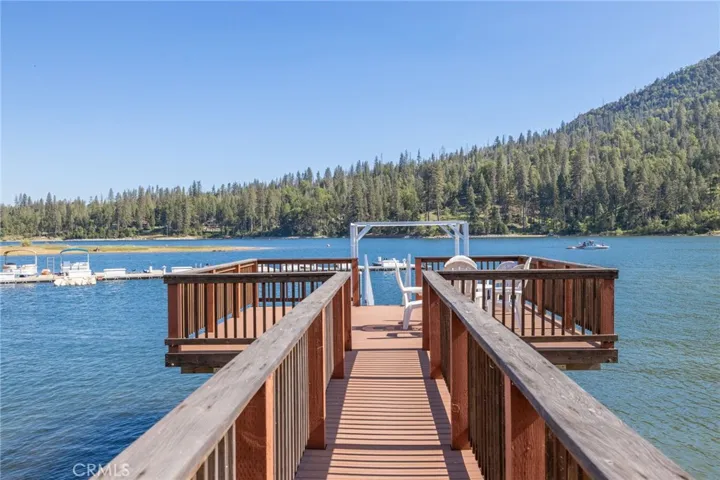 private dock~