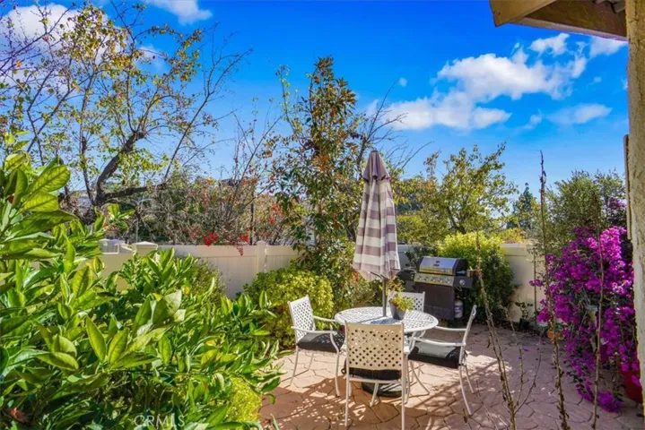 2218 Olivewood Drive, Thousand Oaks, California 91362
