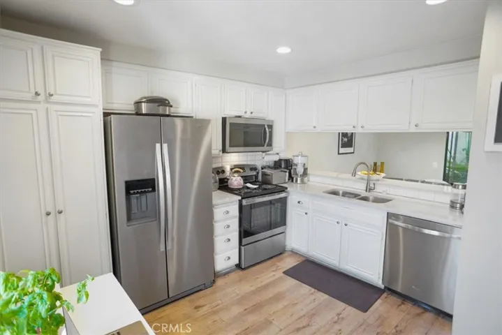 2218 Olivewood Drive, Thousand Oaks, California 91362