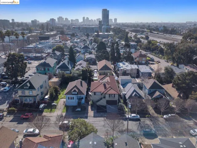 541 45th Street, Oakland, California 94609-2025