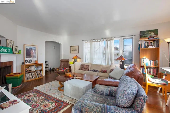 541 45th Street, Oakland, California 94609-2025