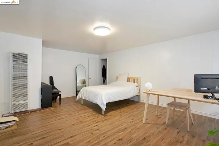 541 45th Street, Oakland, California 94609-2025