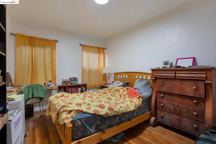 541 45th Street, Oakland, California 94609-2025
