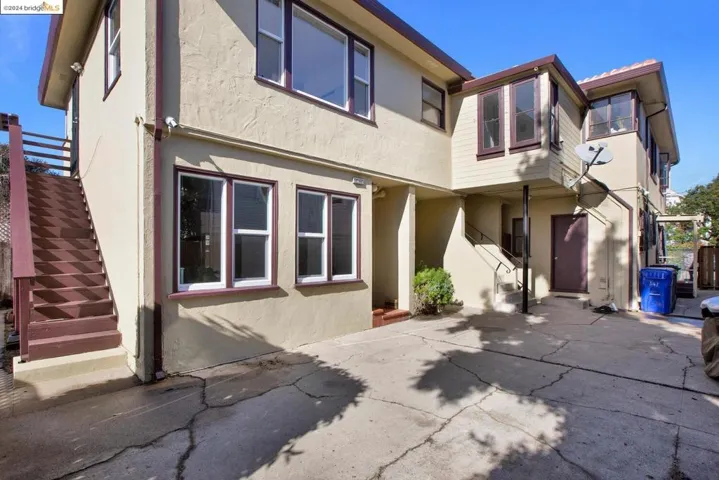 541 45th Street, Oakland, California 94609-2025