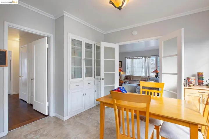 541 45th Street, Oakland, California 94609-2025