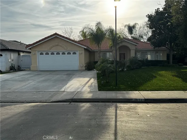 10721 Loughton Avenue, Bakersfield, California 93311