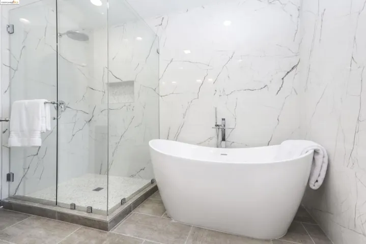 33 Oak Hill Cir, Oakland, California 94605