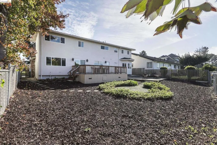 33 Oak Hill Cir, Oakland, California 94605