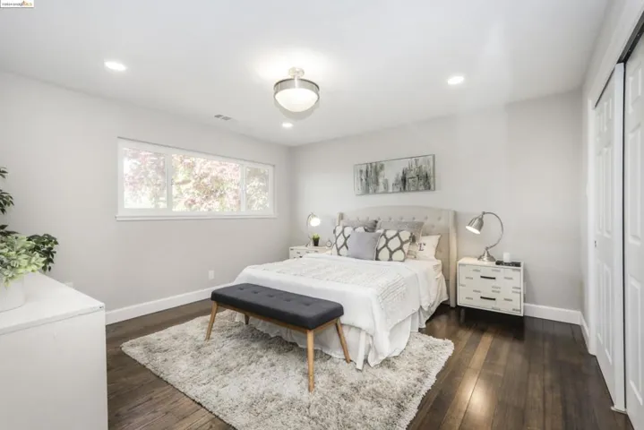 33 Oak Hill Cir, Oakland, California 94605